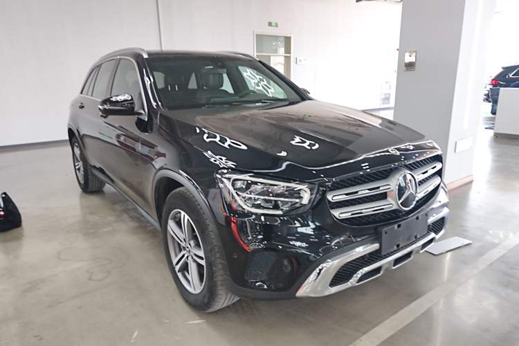 Used Mercedes-Benz GLC 2021 GLC 260 L 4MATIC Dynamic Edition Front Right 45 Deg