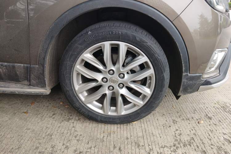 Used Buick Envision 2018 28T Four-Wheel Drive Elite Version Right Front Wheel Hub