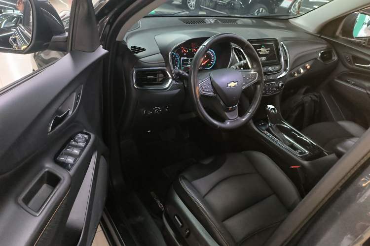 Used Chevrolet Equinox 2018 550T Automatic All-Wheel-Drive Explorer Edition Driver Seat