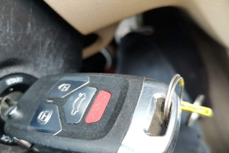 Used Buick Excelle 2013 1.5L Manual Classic Model
