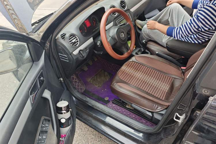 Used Volkswagen Jetta 2015 1.6L Manual Comfort Model Driver Seat