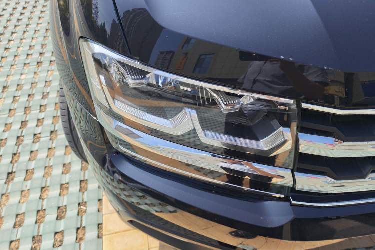 Used Volkswagen Teramont 2017 380TSI Four-Wheel Drive Luxury Edition Right Front Headlight