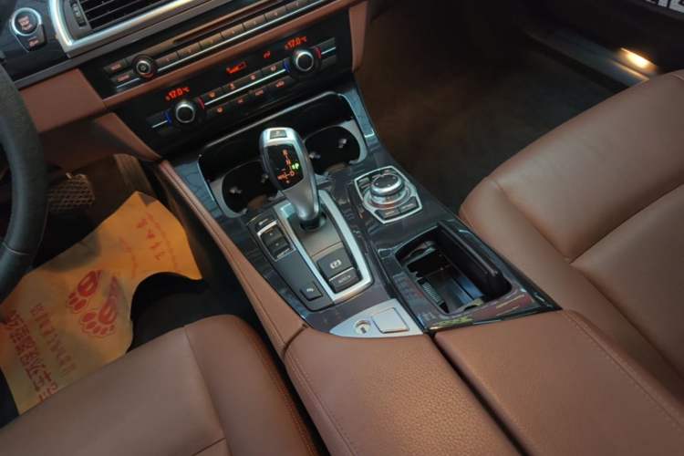 Used BMW 5 Series 2015 520i Elegant Edition
