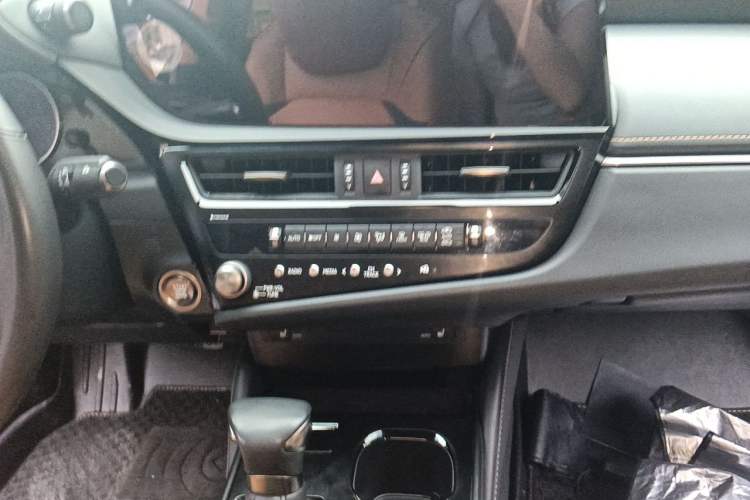 Used Lexus ES 2022 200 Excellence Edition
