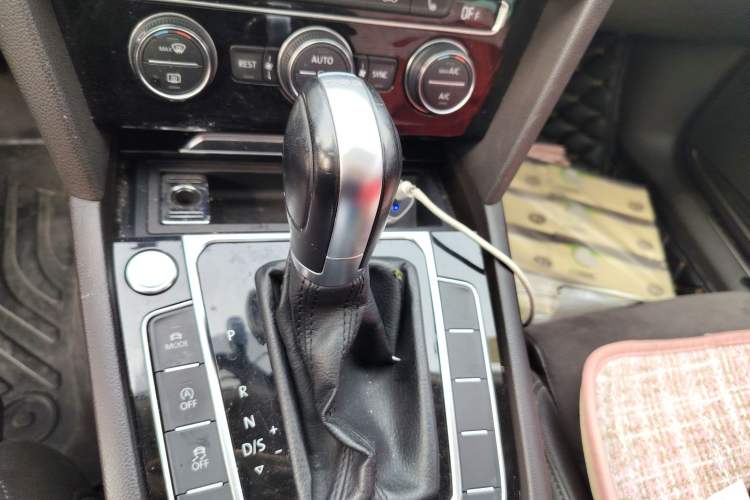 Used Volkswagen Variant 2017 380TSI Two-Wheel Drive Comfort Edition
