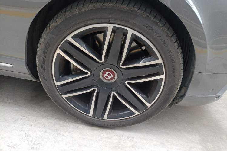 Used Bentley Continental 2016 4.0T GT V8 Standard Edition Right Front Wheel Hub