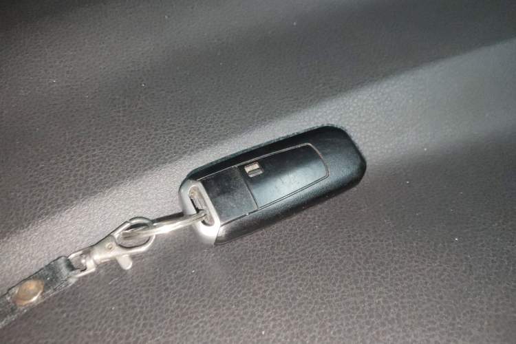 Used GAC Trumpchi GS4 2017 235T Automatic Two-Wheel Drive Luxury Smart Connectivity Version Vehicle Key