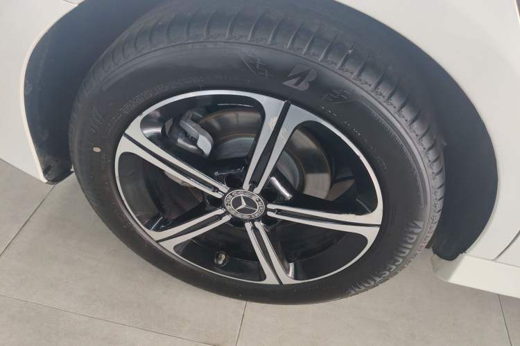 Used Mercedes-Benz A-Class 2023 A 200 L Fashion Model Right Rear Wheel Hub