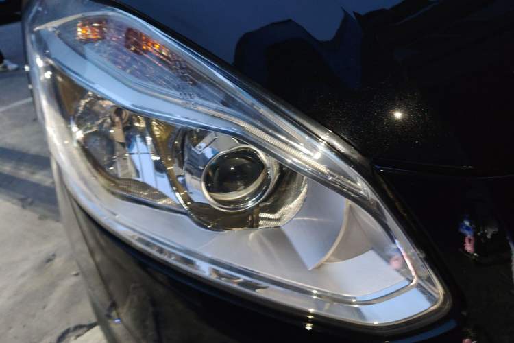 Used Ford Tourneo Custom 2020 2.0T Automatic Elite Version China VI Standard
