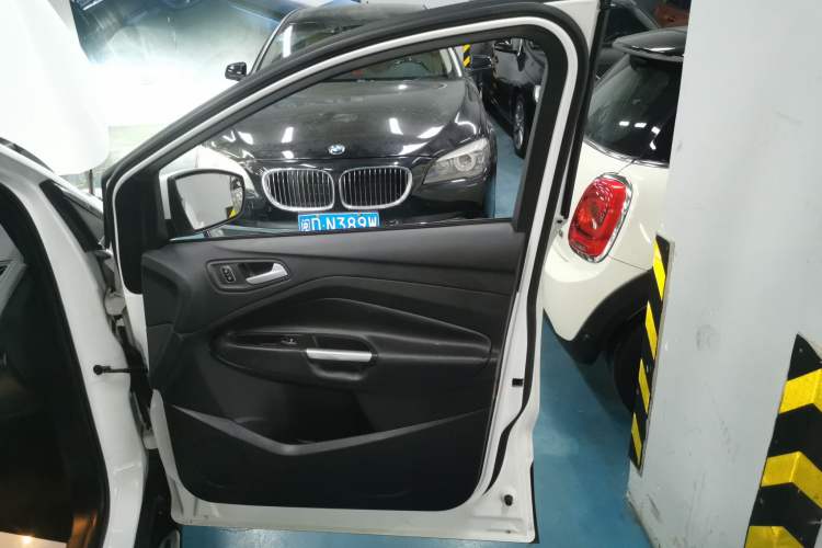 Used Ford Kuga 2017 EcoBoost 180 Two-Wheel-Drive Elite Trim