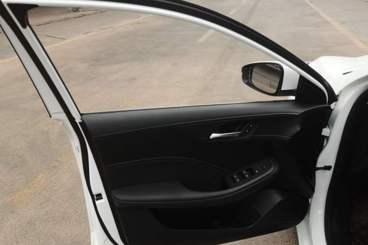 Used Roewe i5 2023 1.5L CVT Luxury Edition