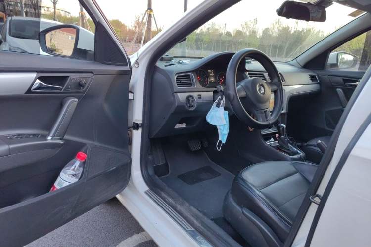 Used Volkswagen Gran Lavida 2013 1.6L Automatic Comfort Model Driver Seat