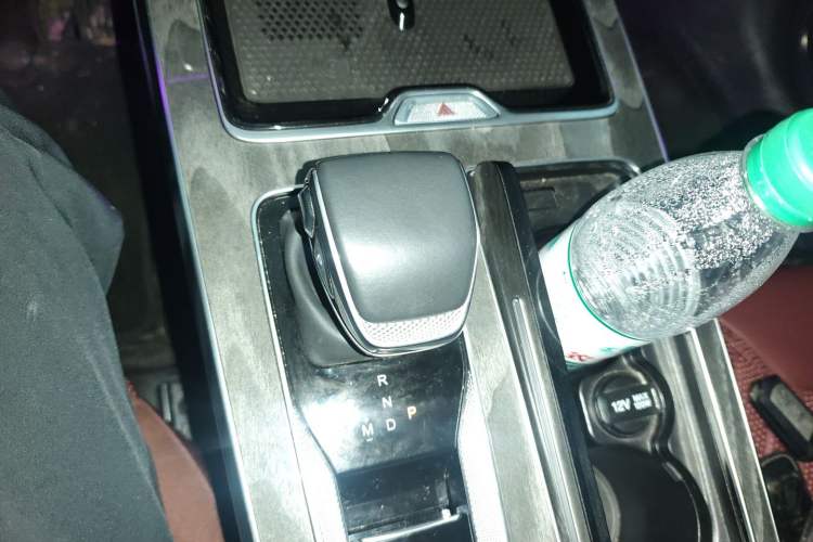 Used Hongqi HS5 2023 2.0T Four-Wheel Drive Flagship Pro Edition Gear Lever