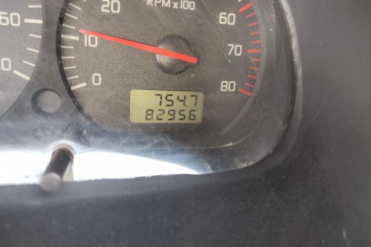 Used Jinbei Hiace 2014 2.0L Fifth-Generation Xiangyun Comfort Type 1 4G21C Odometer Close Up