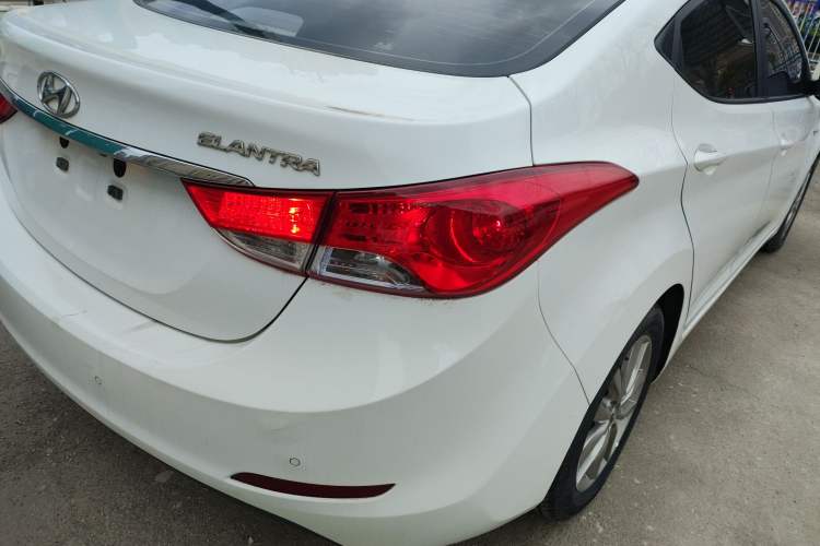 Used Hyundai Elantra (5th Generation / Langdong) 2012 1.6L Automatic Fashion Edition