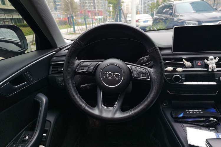 Used Audi A4L 2018 30th Anniversary Edition 40 TFSI Fashion Model
