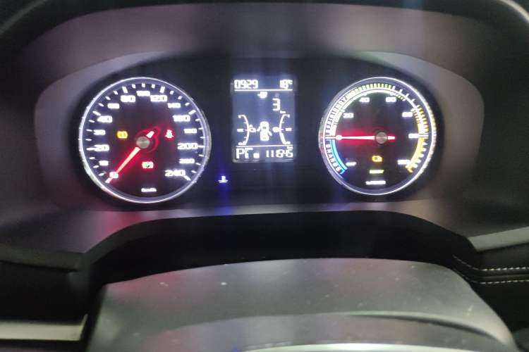Used Roewe i6 New Energy 2019 PLUS 50T 4G Connected Glory Luxury Edition Instrument Cluster