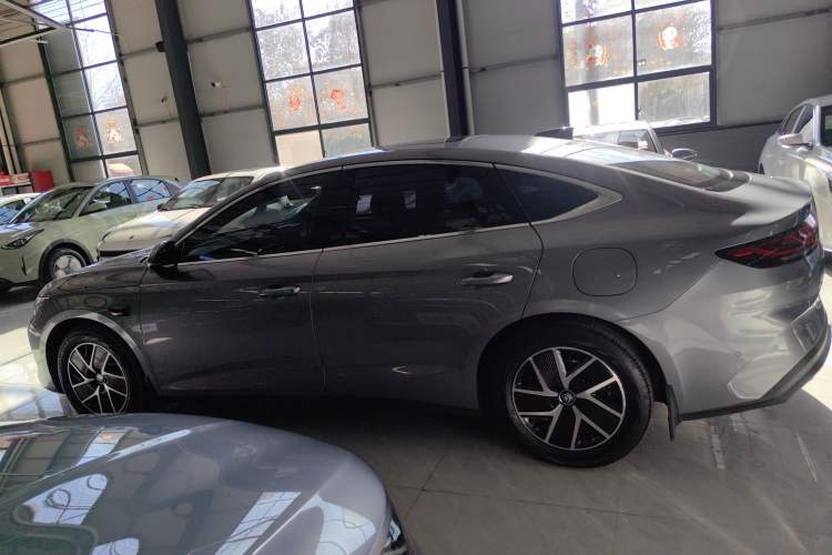 Used BYD Qin L 2025 DM-i Smart Drive 120KM Superior Model