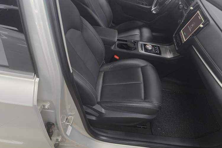 Used Roewe i6 New Energy 2017 45T Hybrid Connect & Smart Enjoyment Edition