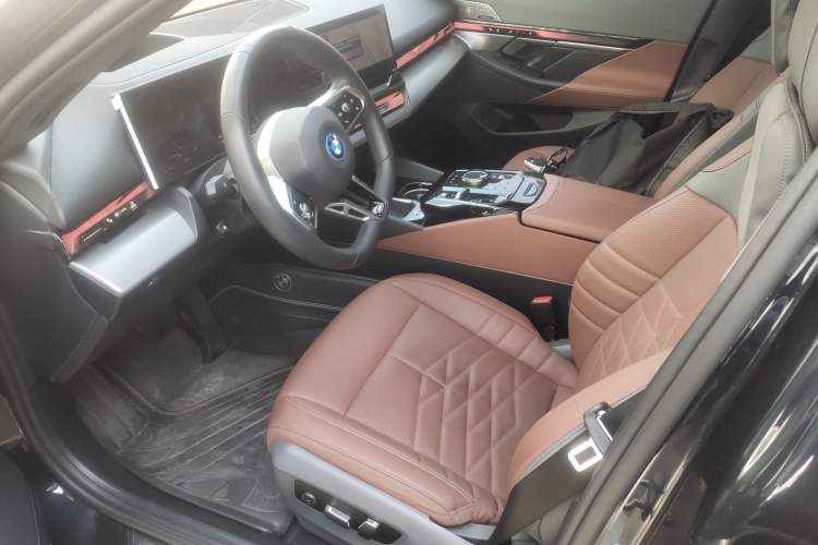 Used BMW i5 2025 eDrive 40L M Sport Package Left Front Seat