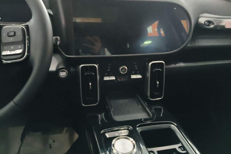 Used Haval DARGO 2021 2.0T DCT 4x4 Chinese Rural Dog Edition Audio And AC Panel