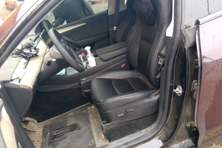 Used Tesla Model Y 2023 Rear-Wheel-Drive Version Left Front Seat