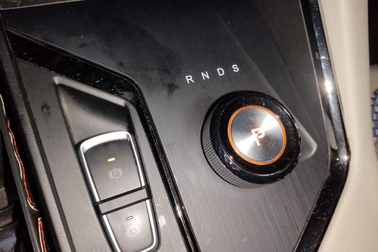 Used SOL X8 PLUS 2023 1.5 TGDI DCT Smart Home Edition 7-Seater