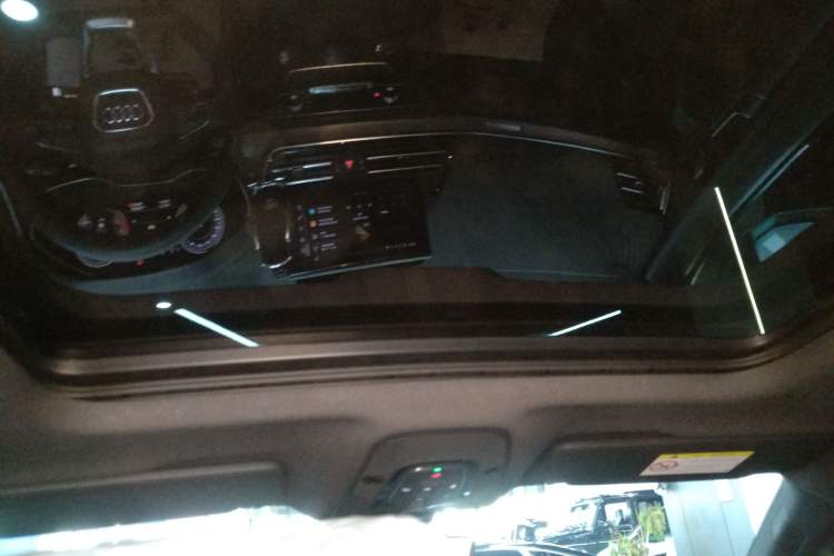 Used Audi Q5L 2024 45 TFSI Luxury Dynamic Model Headliner