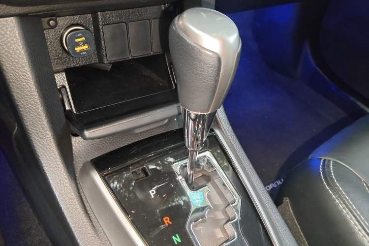 Used Toyota Corolla 2016 1.6L CVT GL-i Cool Edition Gear Lever