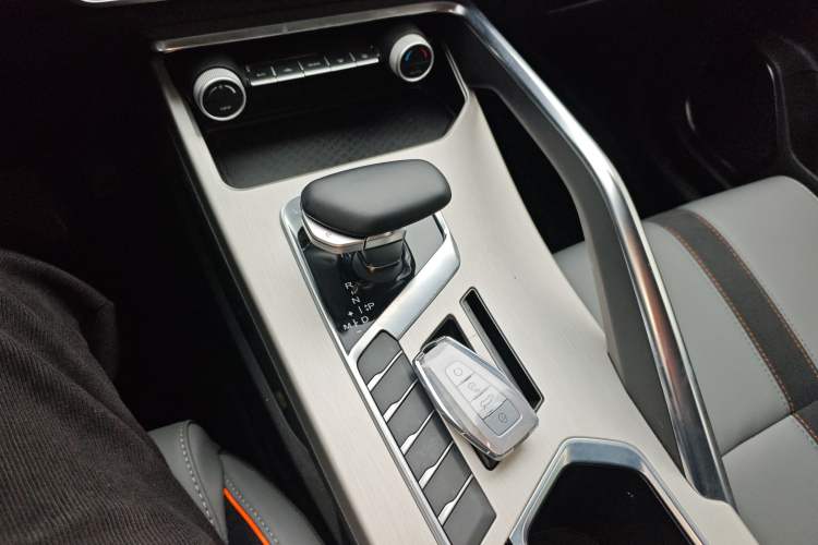 Used Geely Auto Coolray 2024 1.5T DCT Longteng Edition Gear Lever