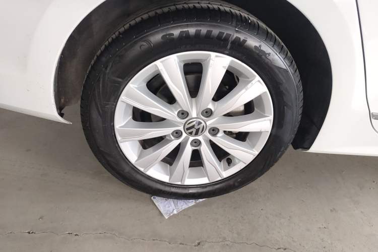 Used Volkswagen Sagitar 2015 1.6L Automatic Comfort Model
