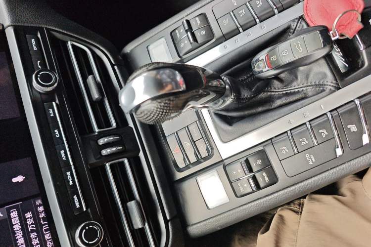 Used Porsche Macan 2020 Macan 2.0T Gear Lever