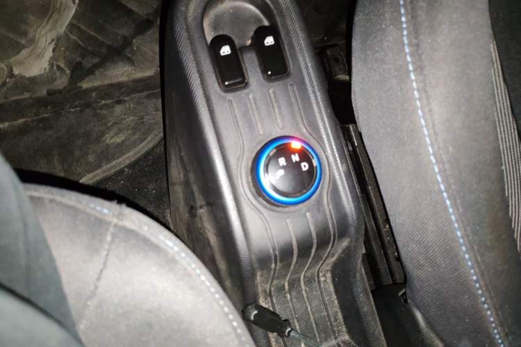 Used Wuling Hongguang MINIEV 2020 Enjoyment Model Lithium Iron Phosphate Gear Lever