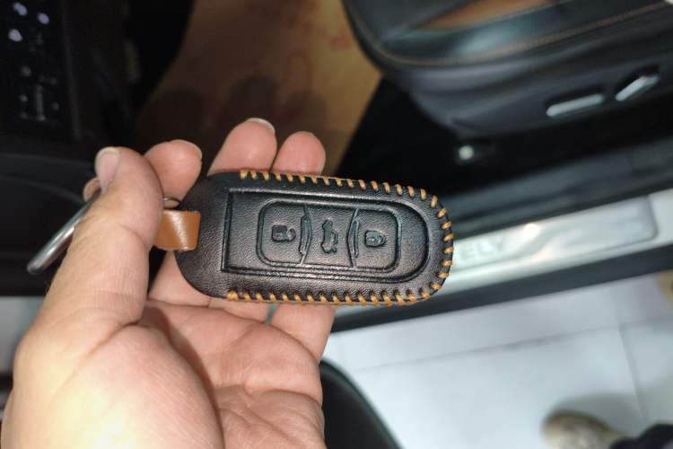 Used Geely Auto Vision X6 2016 1.3T CVT Flagship Model
