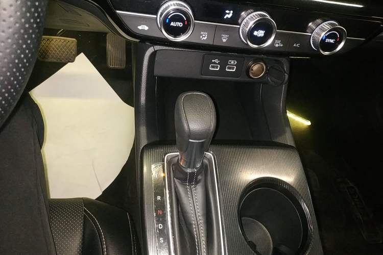 Used Honda Civic 2023 240TURBO CVT Dynamic · Center Stage Special Edition