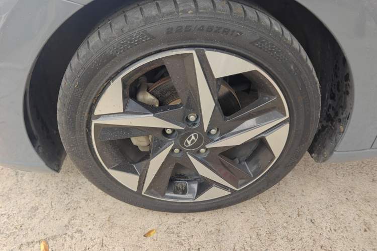 Used Hyundai Elantra 2021 1.5L CVT GLX Elite Edition Left Front Wheel Hub