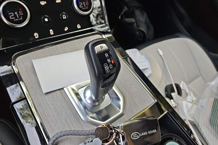 Used Land Rover Range Evoque 2021 Range Rover Velar 249 PS R-Dynamic S Performance Edition