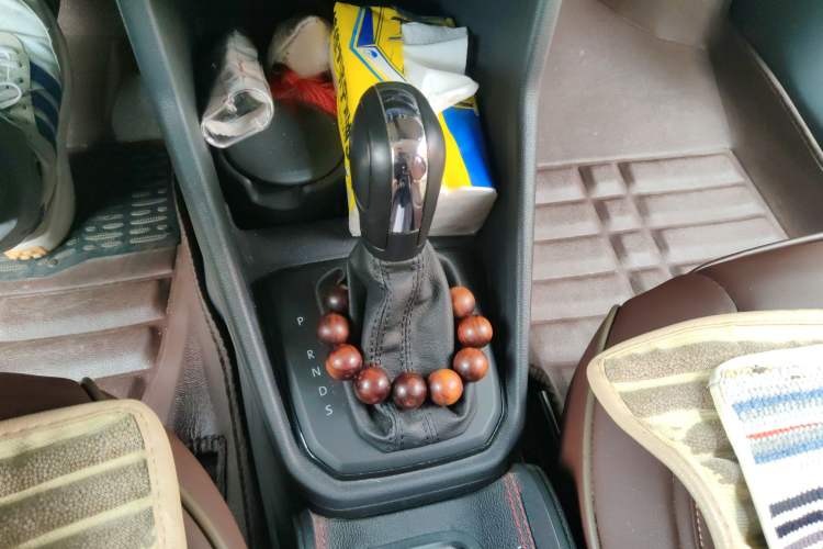 Used Volkswagen Jetta 2017 1.5L Automatic Fashion Model Gear Lever