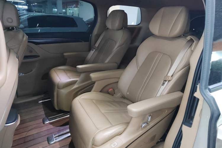 Used Buick GL8 2021 ES Landtrek 653T Luxury Model
