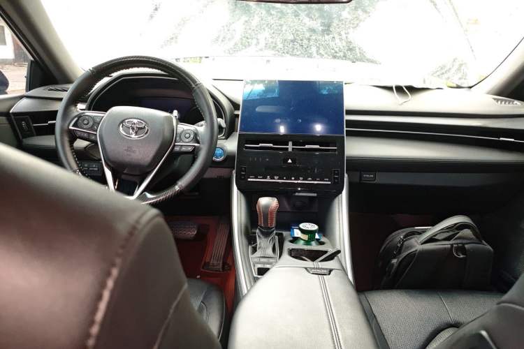 Used Toyota Avalon 2023 Dual-Engine 2.5L Luxury Edition Center Console