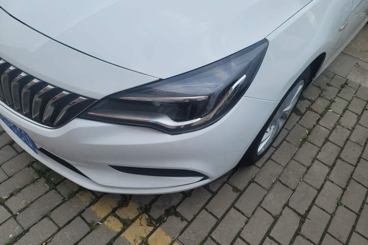 Used Buick Verano 2018 Hatchback 15S Automatic Ambition Model Left Front Headlight