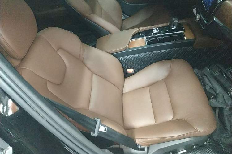 Used Volvo S90 2025 B5 Zhiyi Luxury Edition