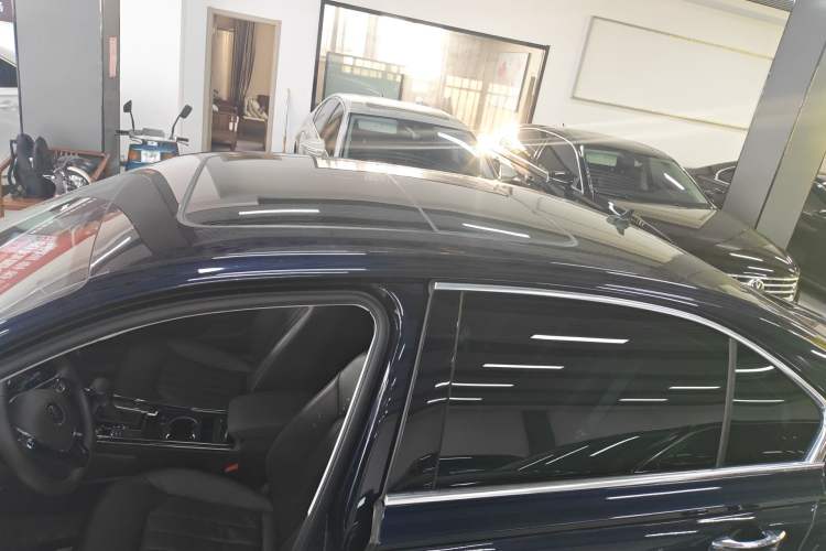 Used Volkswagen Phideon 2021 380TSI Luxury Edition Roof