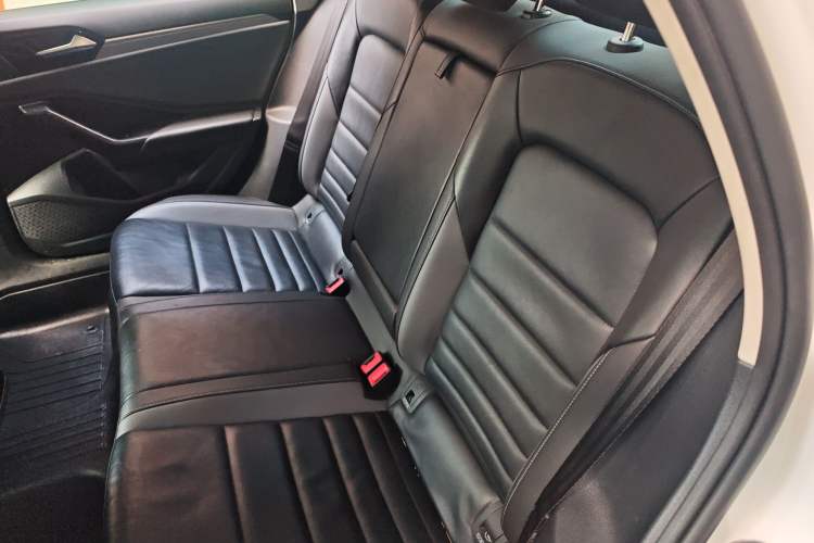 Used Volkswagen Sagitar 2019 280TSI DSG Comfort Version China VI Standard Left Rear Seat