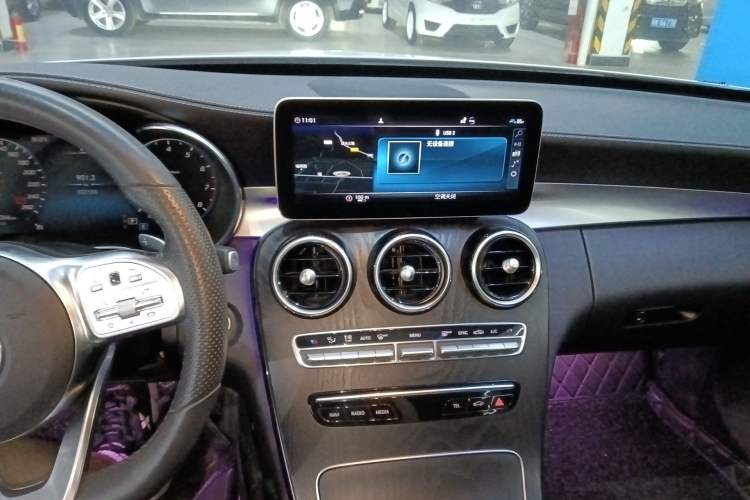 Used Mercedes-Benz C-Class 2020 Restyled C 200 L Fashion Edition Sport Version Center Console