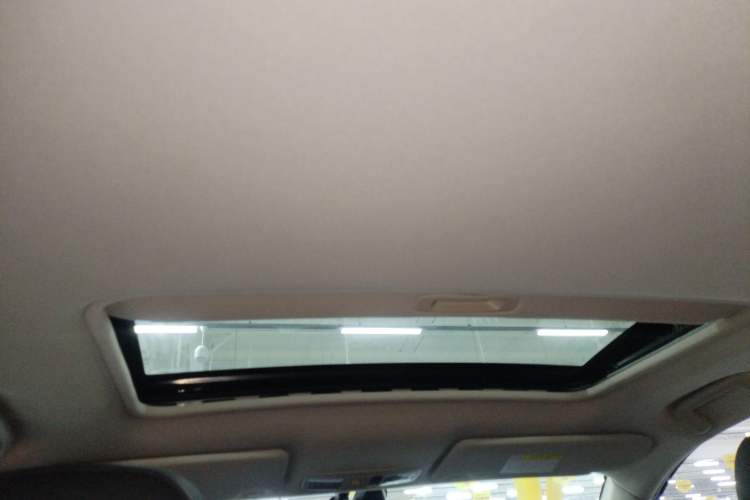 Used Mitsubishi Outlander 2019 2.4L 4x4 Zhi Xiang Edition 5 Seats China V Emission Standard Headliner