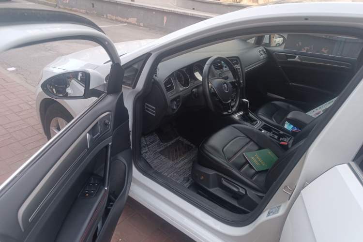 Used Volkswagen Golf 2015 1.4TSI Automatic Comfort Model
