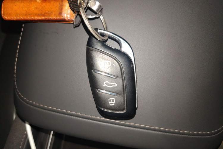 Used Roewe D7 2023 DMH 125km Excellence Edition