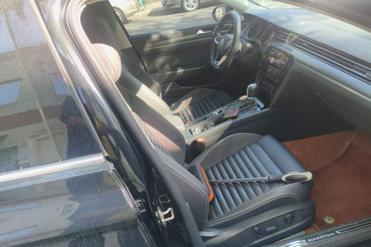 Used Volkswagen Magotan 2020 330TSI DSG Luxury Edition Right Front Seat