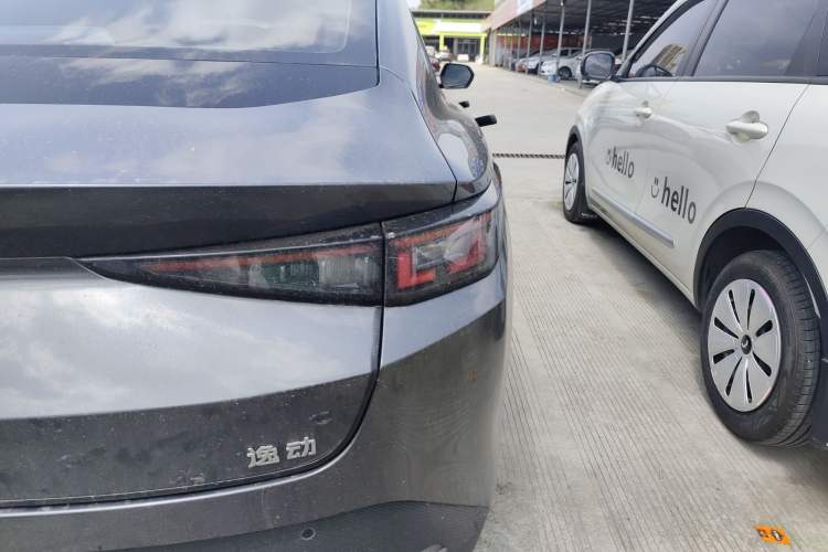 Used CHANGAN Eado 2024 1.5T GDI Automatic Prestige Edition Right Rear Taillight